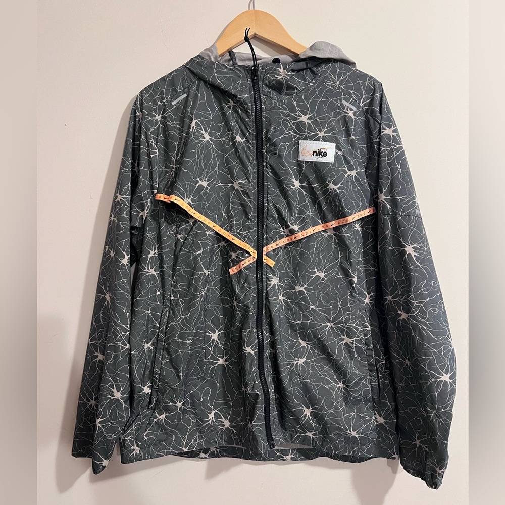 Nike grey and White Patterned Windbreaker/ running jacket